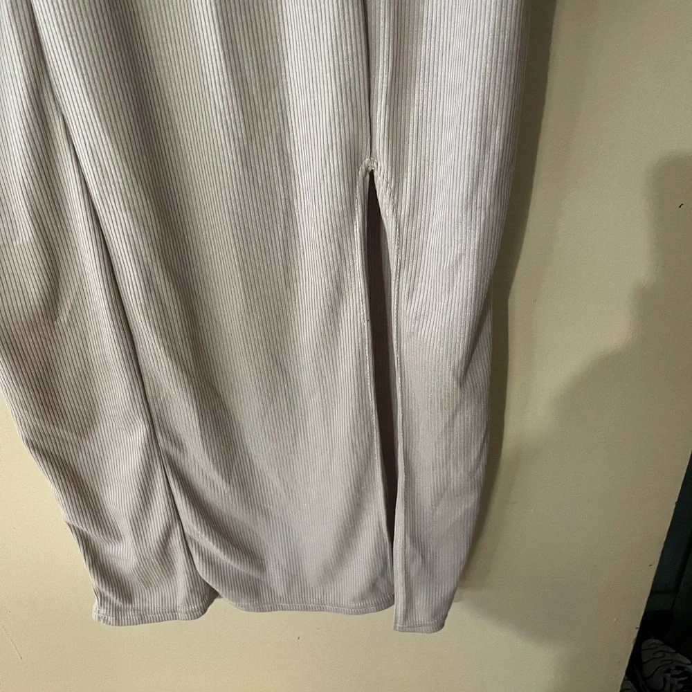 Missguided Ribbed MIDI dress - Picture 4 of 4